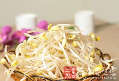 黄豆芽具有清热利湿、消肿除痹、祛黑痣、治疣赘、润肌肤的功效