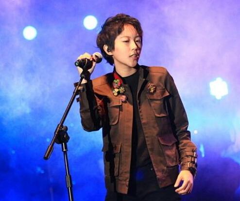 ��������ô�죡Ů��Boy��˧һ����񼾸ͯ����װ�������Ψ