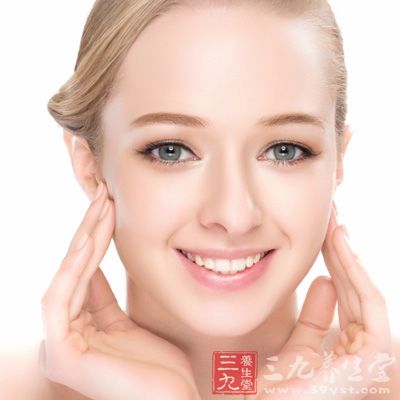 冬季想要彻底的保养肌肤,那么晚上睡前就要加倍修护 冬季想要彻底的保养肌肤,那么晚上睡前就要加倍修护