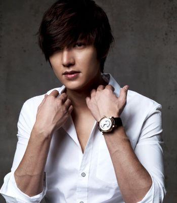 2016年大脸男生流行短发发型 最新男生时尚修颜发型设计图片  2016年大脸男生流行短发发型 最新男生时尚修颜发型设计图片