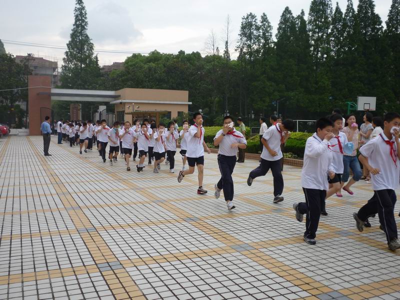 2009 夏季 中学男学生 流行服饰