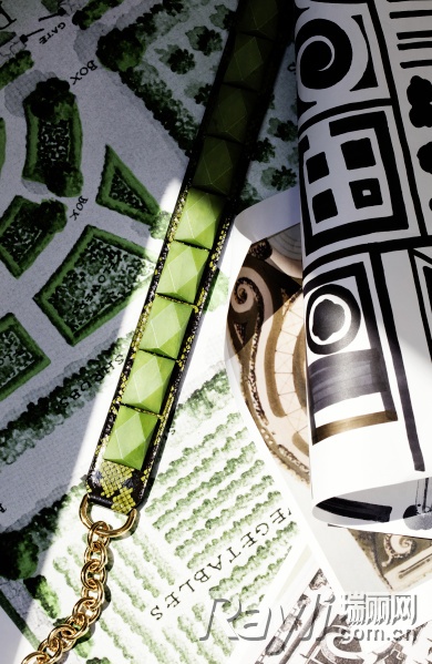Burberry September 2016 Show - Pre Show Imagery_005