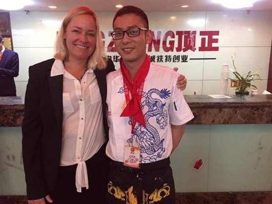 �Ϸ�С����ѵѧУ�ļҺã�����С�Դ�ҵ���Ƚ�������г�