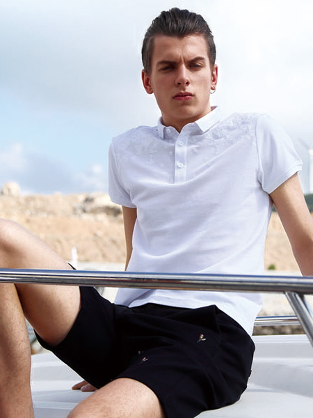 ����������