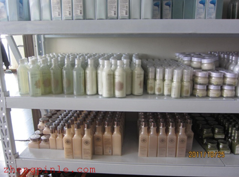 护肤品来源 网购护肤品大多是高仿或者真假混装,很难辨别真伪。