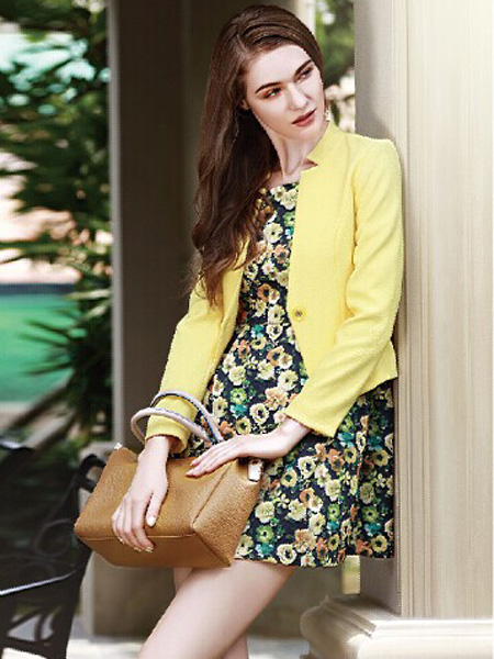 ͼ��Ůװ��ɫ������