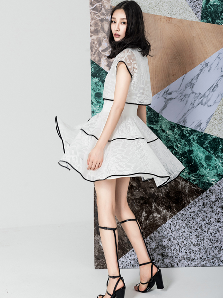 ��˿��Ʒ��Ůװ