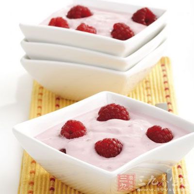 一杯酸奶 + 2克红糖搅拌均匀,饭前或饭后喝 一杯酸奶 + 2克红糖搅拌均匀,饭前或饭后喝