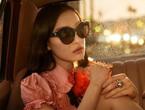 ������ն��GUCCI���л����۾��Ĵ��Ժ󣬺���Ҳ��������Ϊ��������л�������̫���Ĵ����ˣ����ǵ���ż������һ�ݳ�Ʒ���ԵĽ��ࡣ