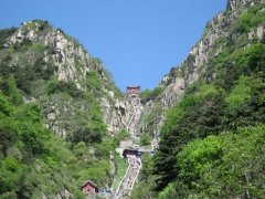 ���ݵ�����ɽ�Լ��ι���