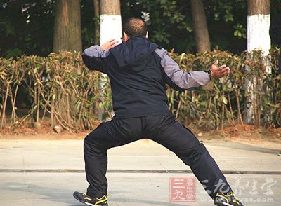 单纯性肥胖,伴有多汗、疲乏、呼吸短促、腹胀、下肢浮肿者 单纯性肥胖,伴有多汗、疲乏、呼吸短促、腹胀、下肢浮肿者