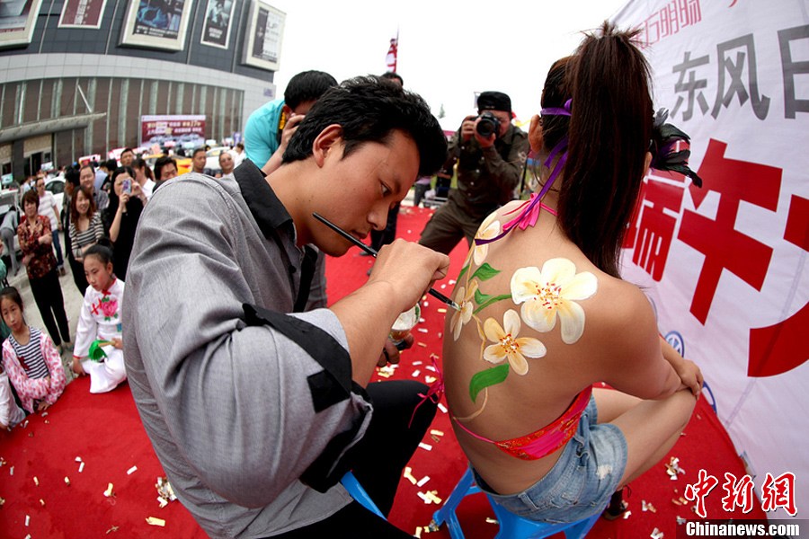 一周热点人物扫描:默多克提出与邓文迪离婚