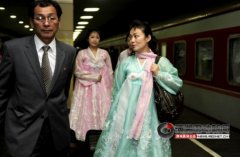 朝鲜《红楼梦》剧组抵达长沙 女演员惊艳亮相