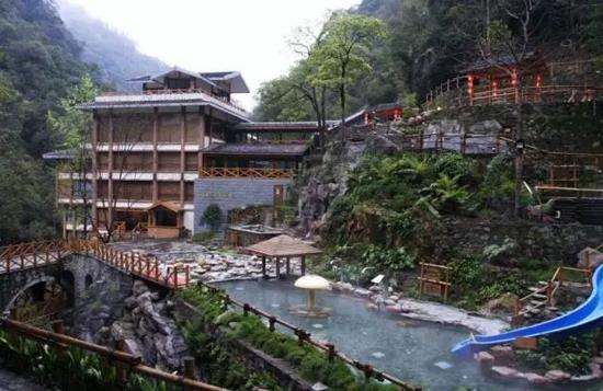 (3)南山牧场:从桂三高速瓢里收费站下